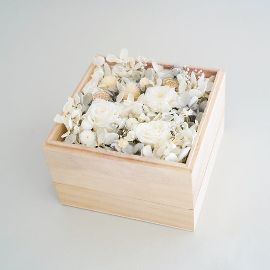 王道サイズの桐箱供花